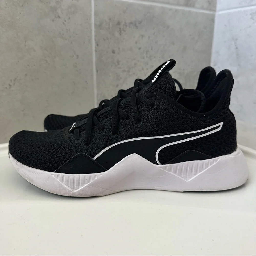 Puma Women’s Black Sneakers Size 8